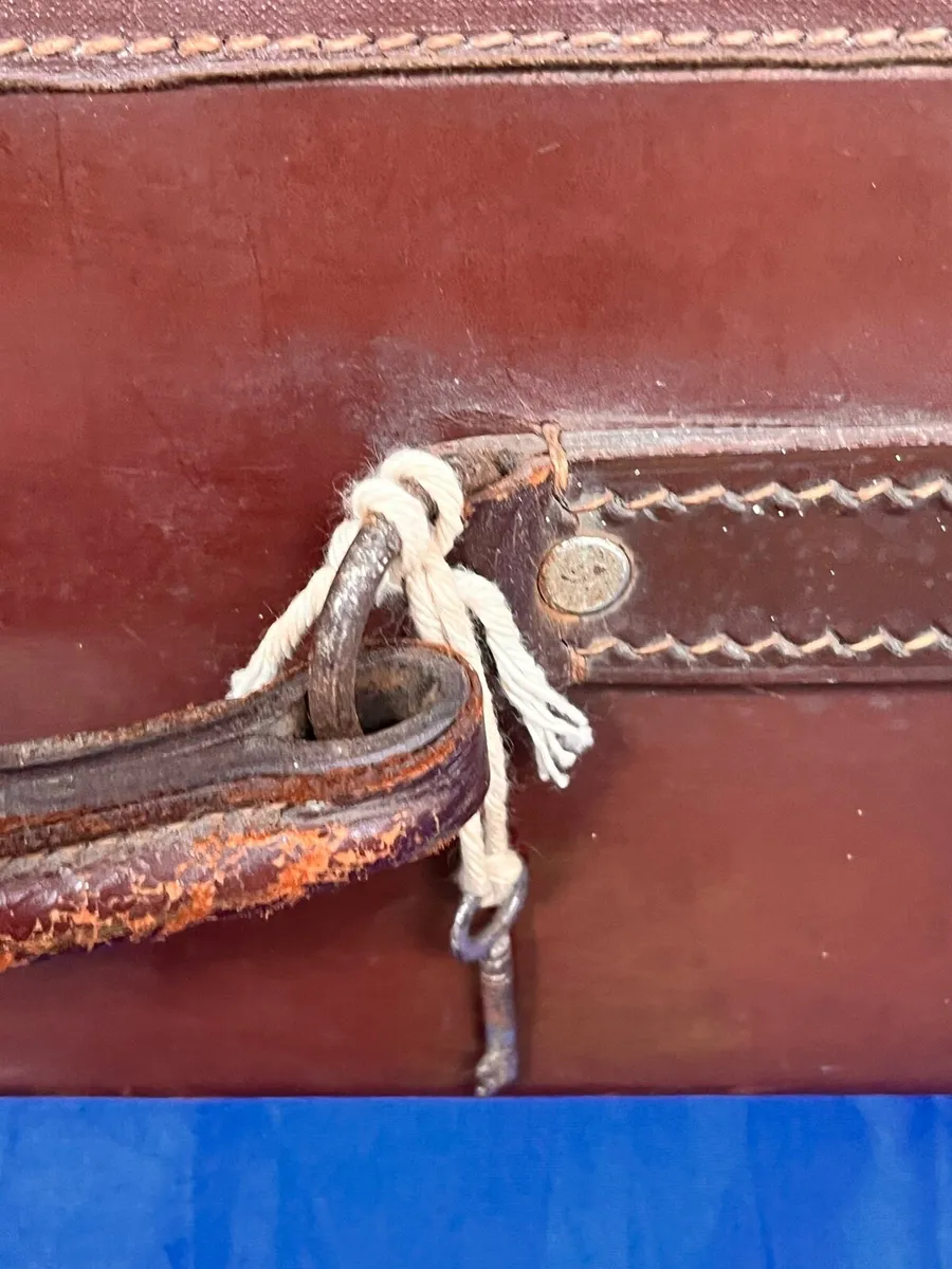 Vintage suitcase - Image 4