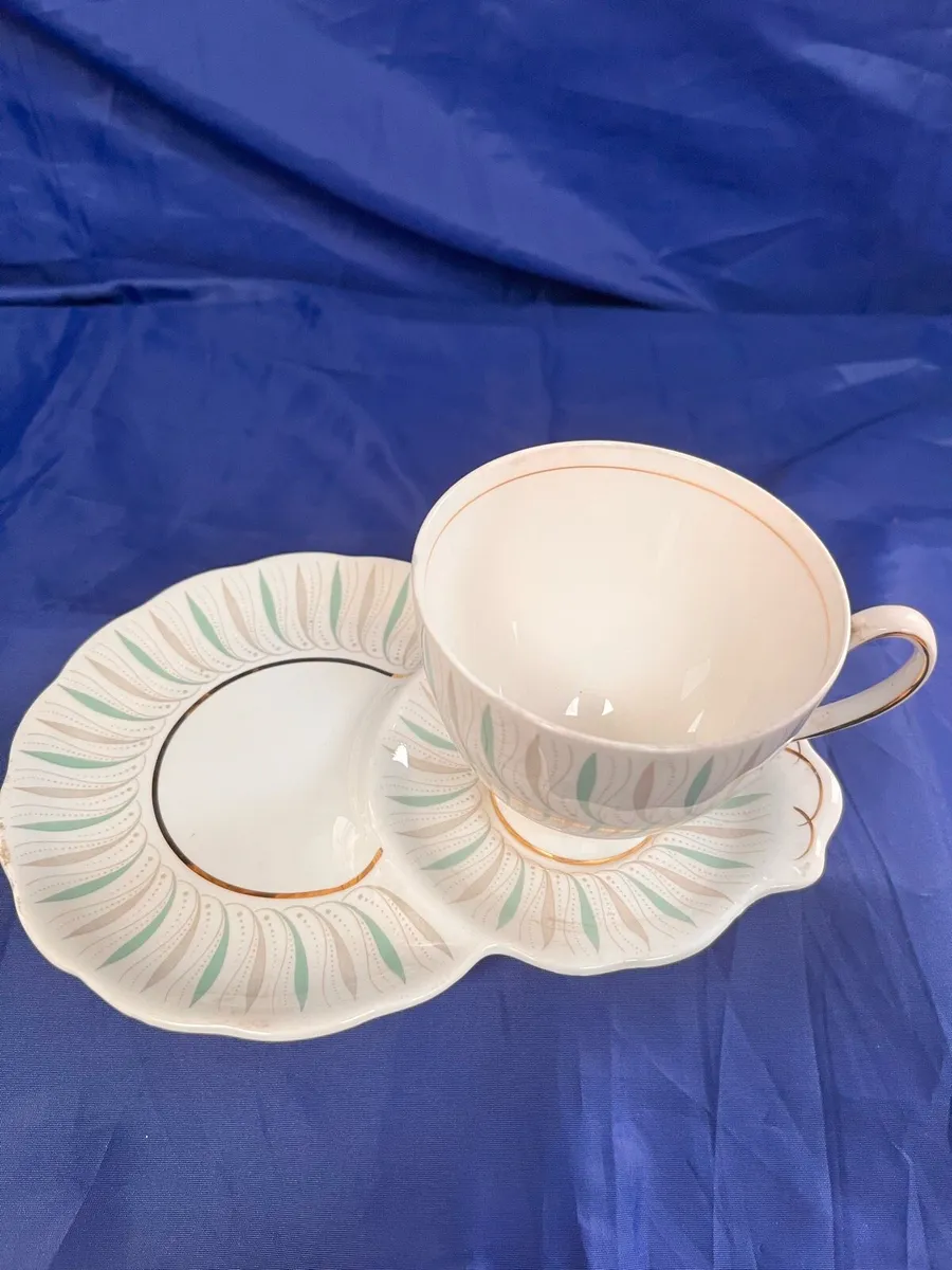 Queen Anne cup and saucer - Image 3