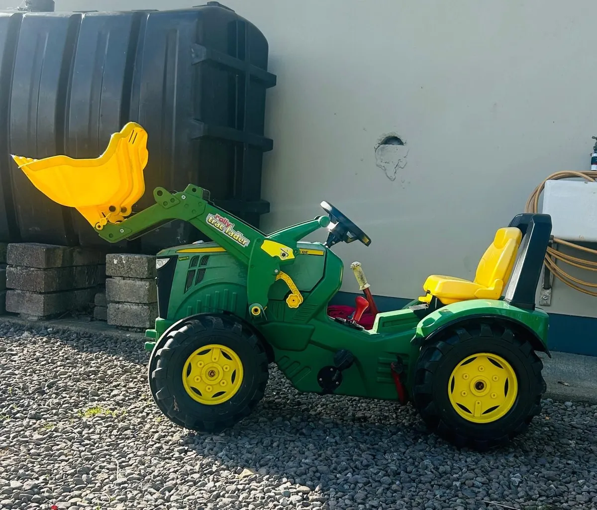 Toy ride  on tractor - Image 1