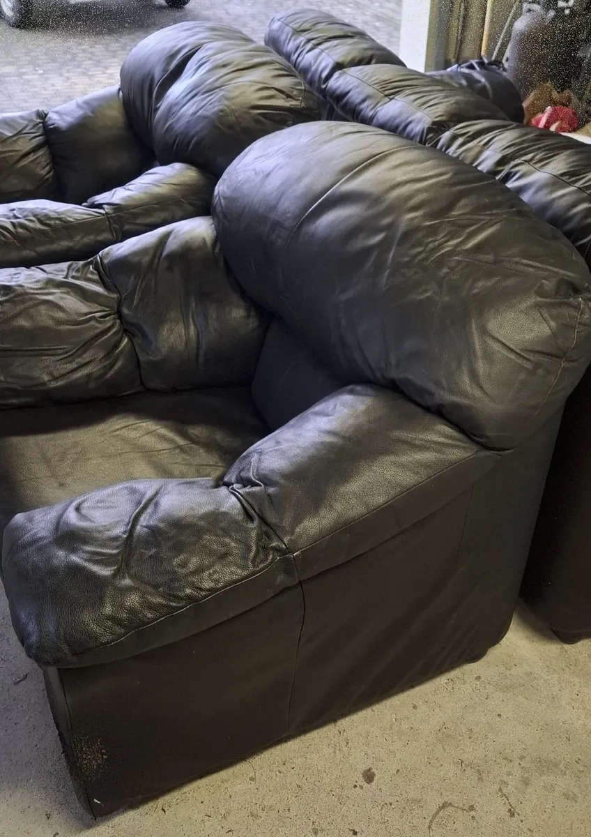 Three Piece Suite 2.1.1 Free (To take away) - Image 3