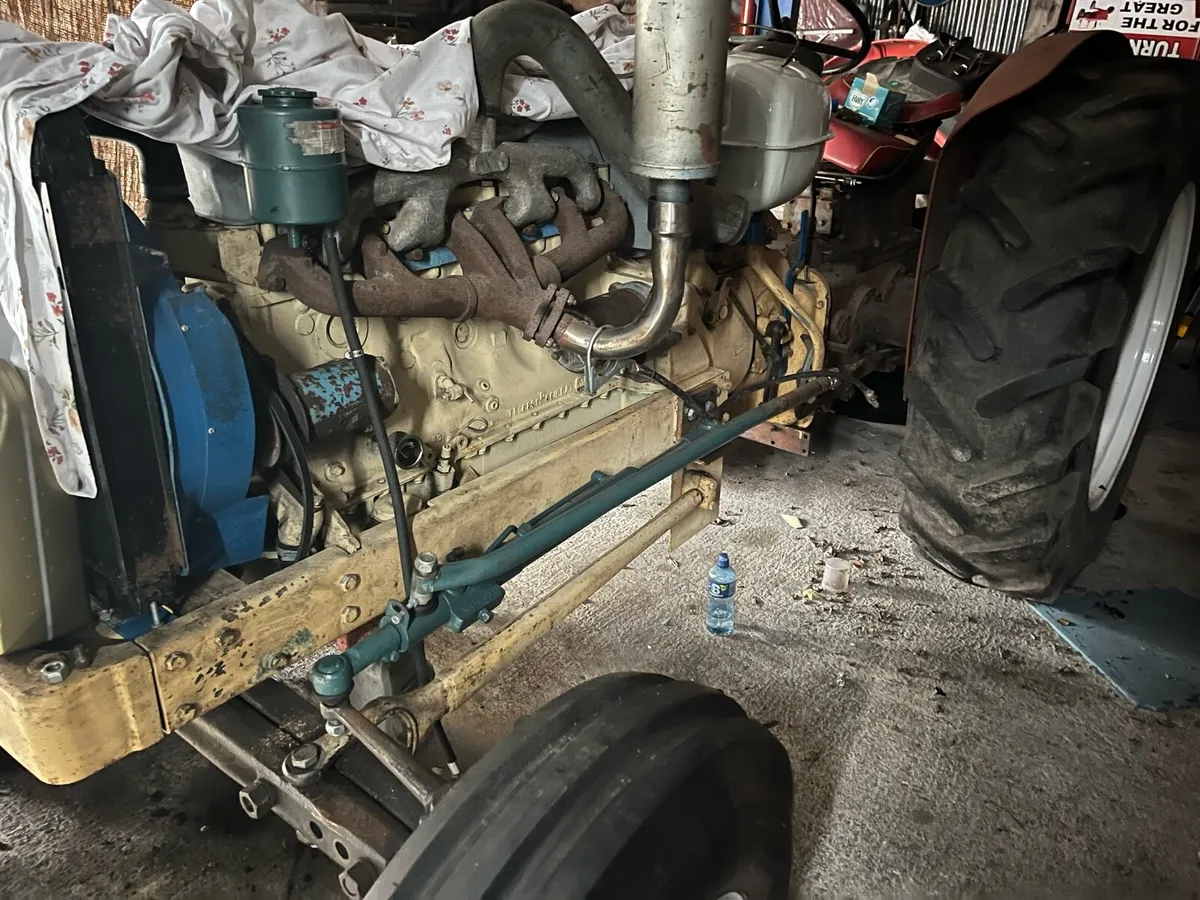 Vintage tractor - Image 2