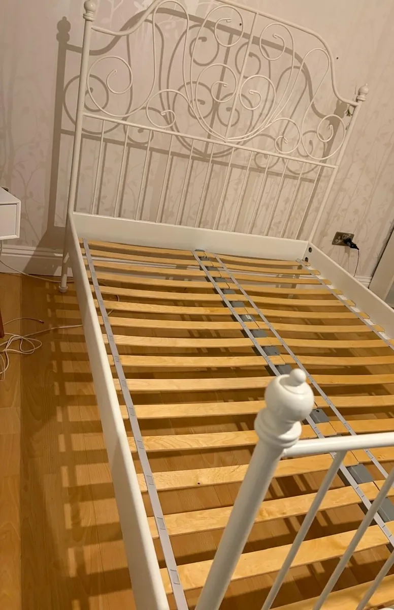 Double bed - Image 1