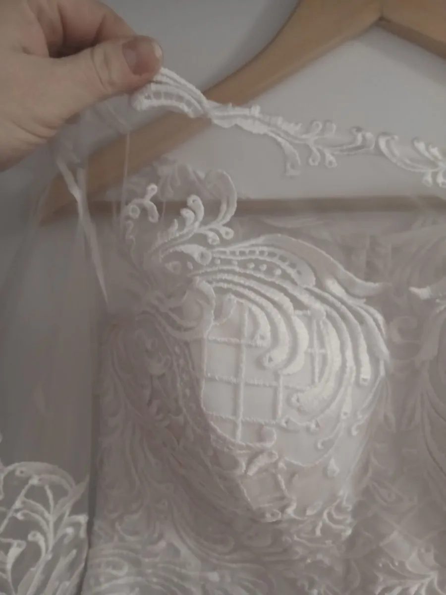 Wedding dress - Image 2