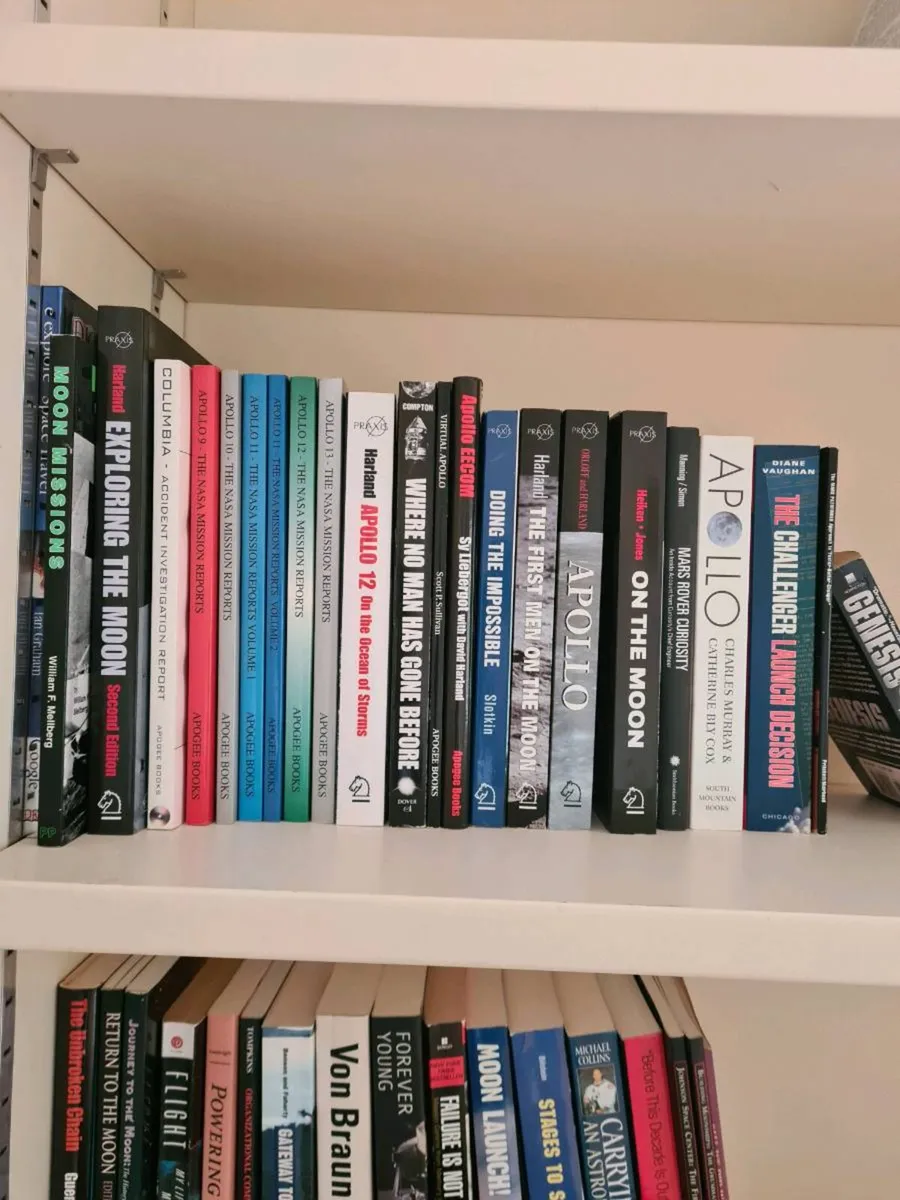 51 books on apollo space programme and the moon - Image 2