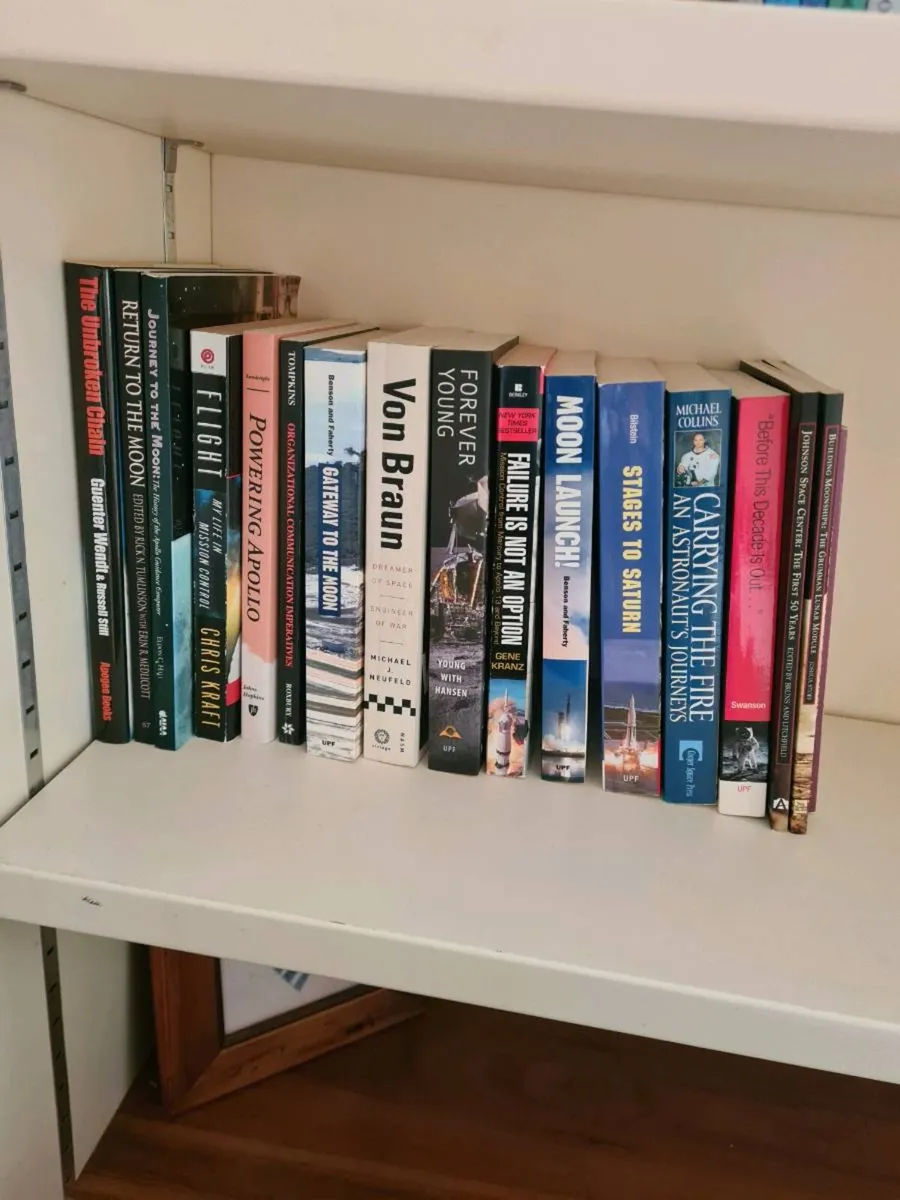 51 books on apollo space programme and the moon - Image 3