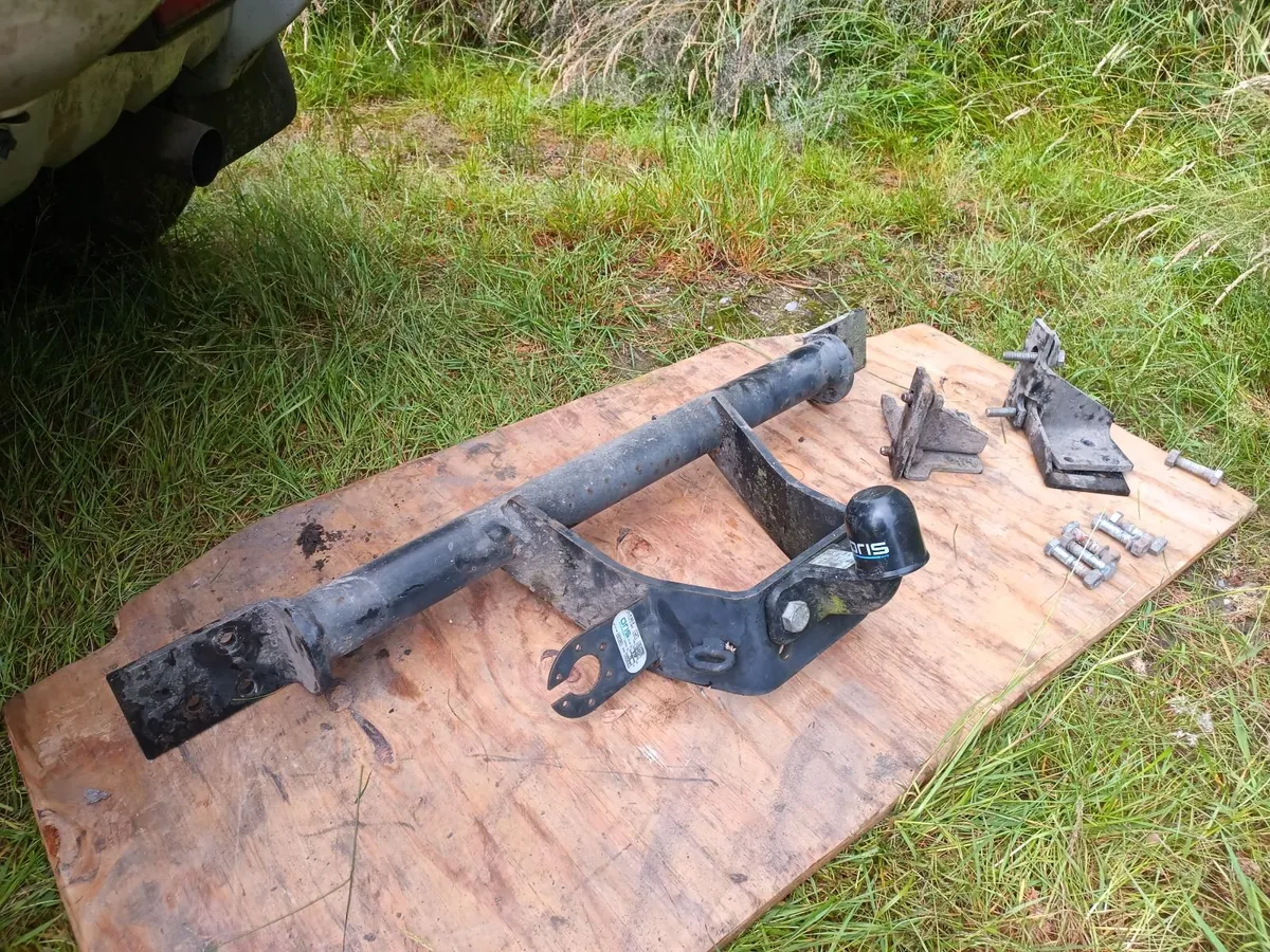 Hitch for RAV4 mk2000-06 - Image 4