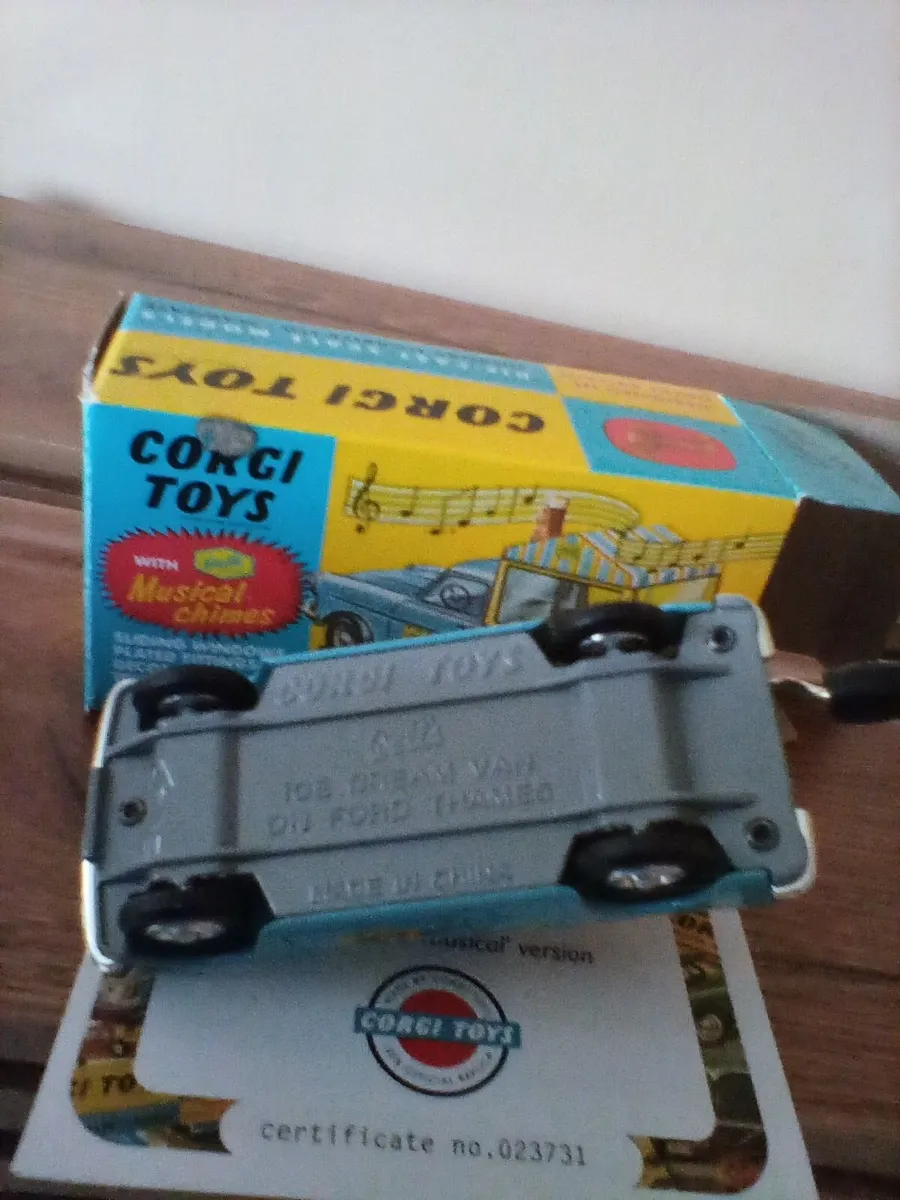 Corgi ice cream van - Image 4