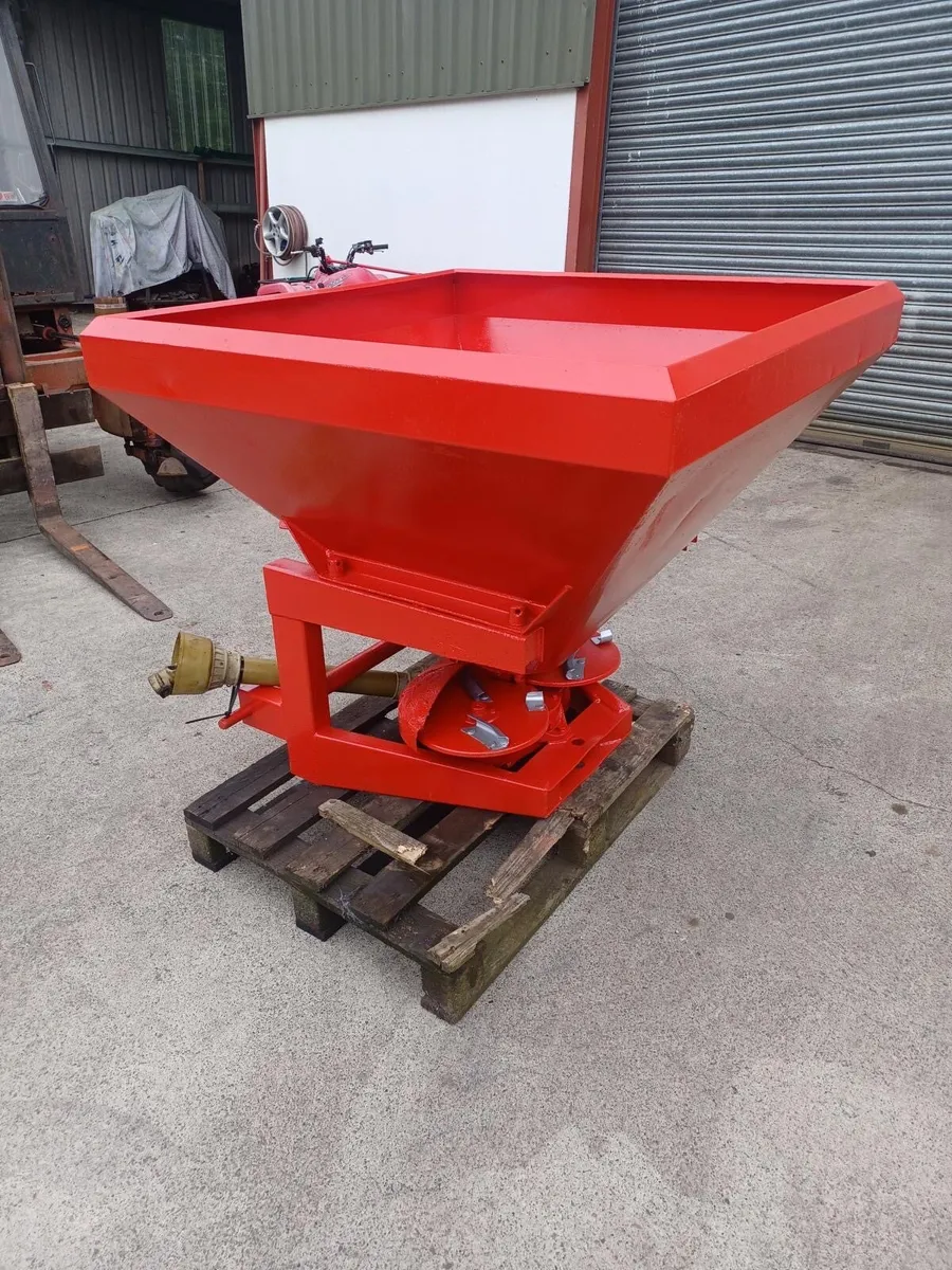 Rauch fertiliser spreader - Image 4
