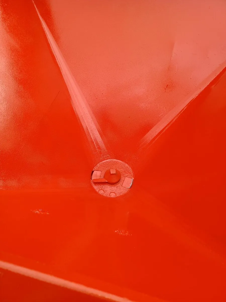 Rauch fertiliser spreader - Image 2