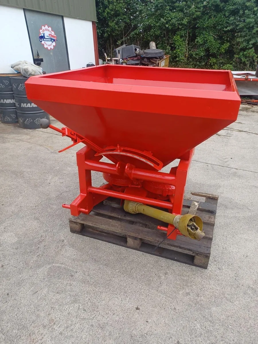 Rauch fertiliser spreader - Image 3