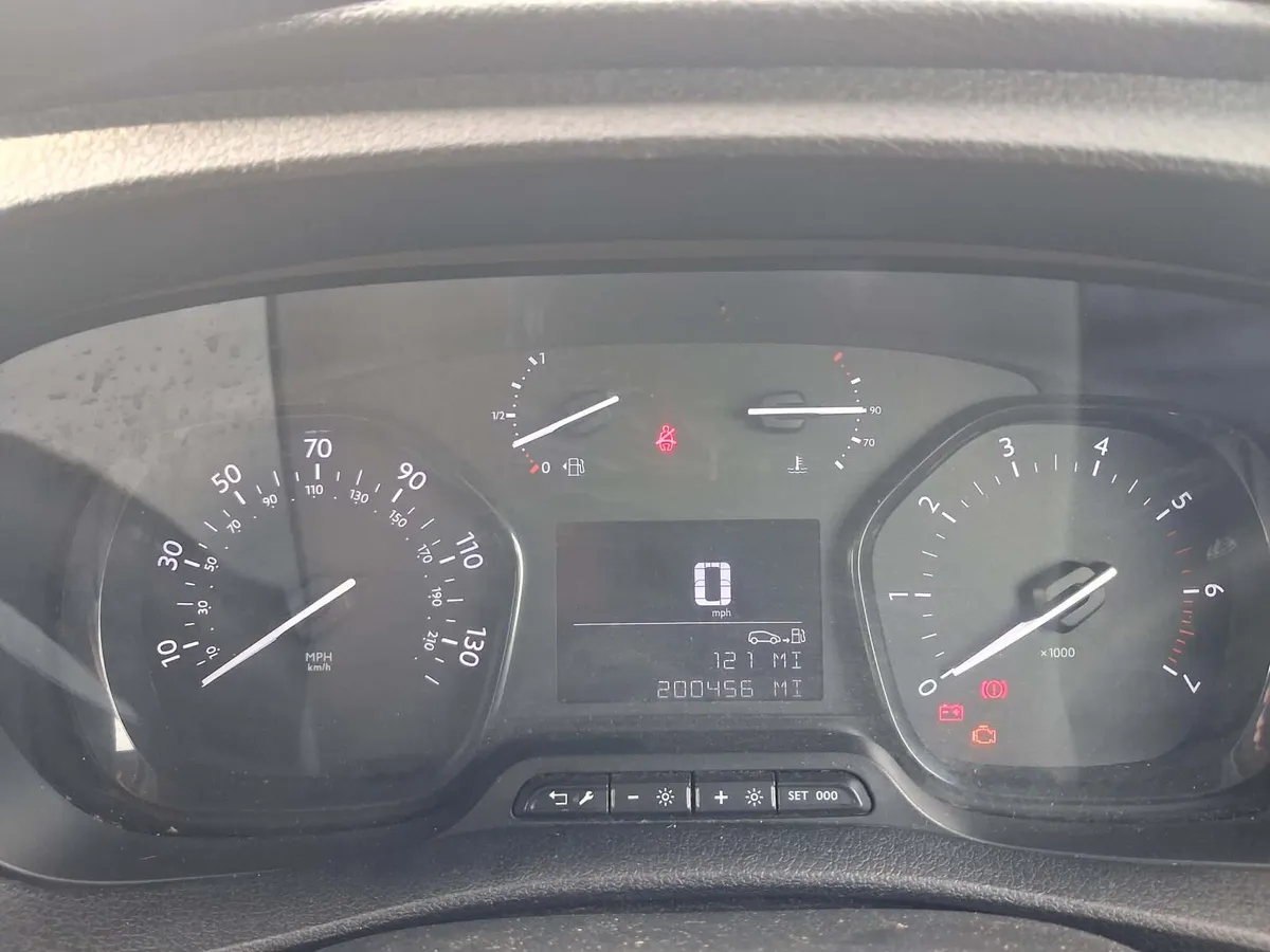 2017 peugeot expert - Image 4