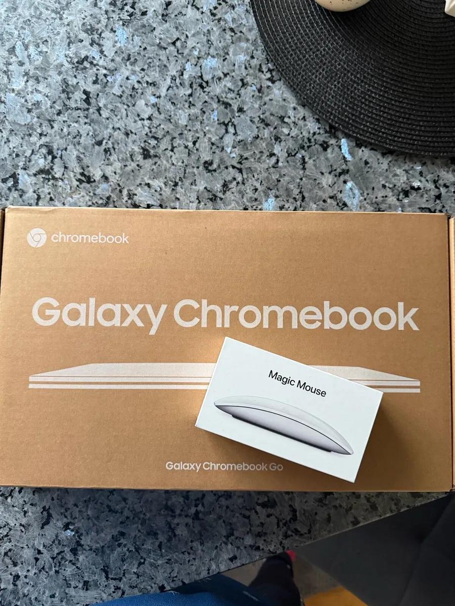 Samsung Chromebook + Apple Magic Mouse - Image 2