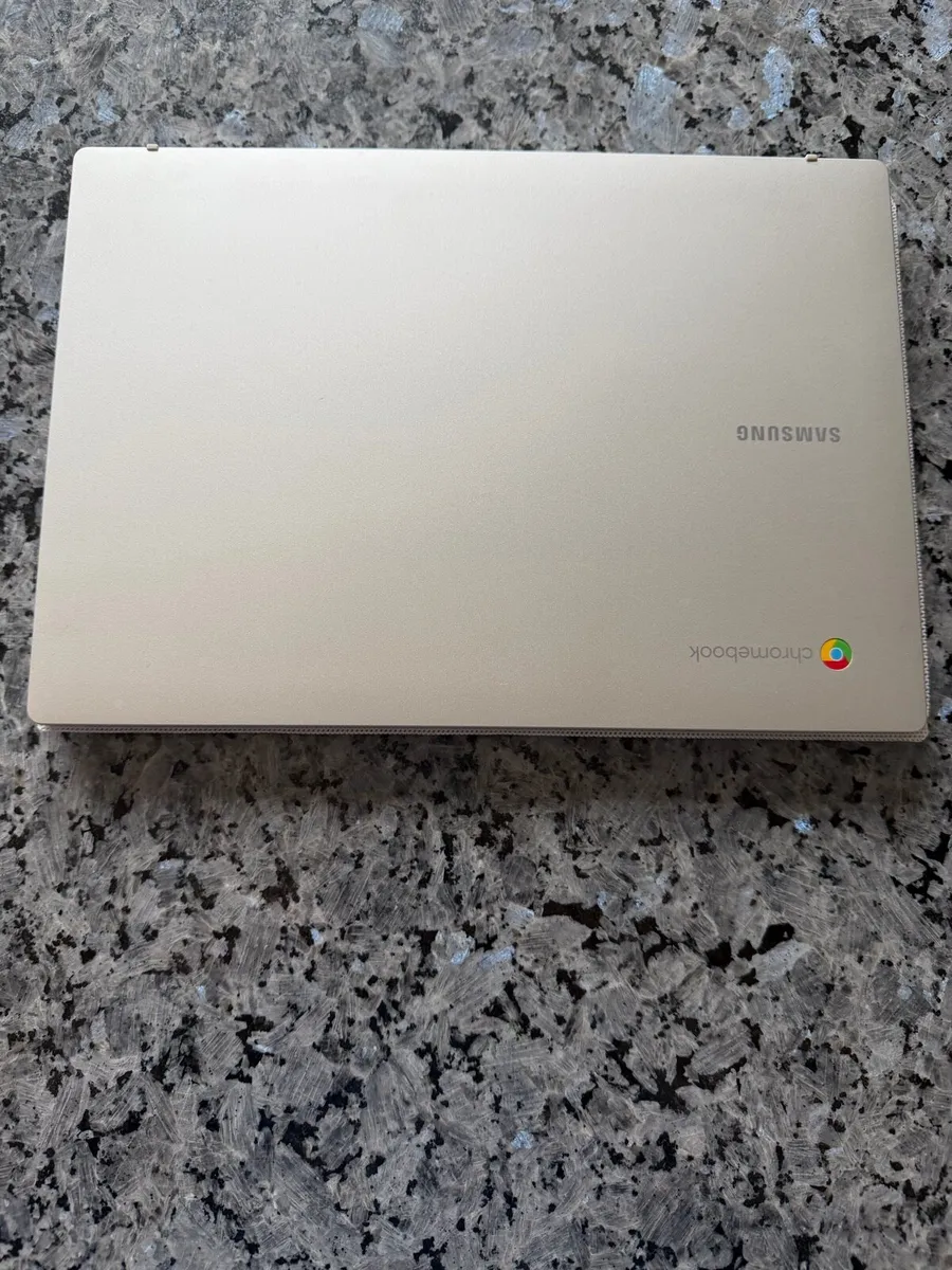 Samsung Chromebook + Apple Magic Mouse - Image 3