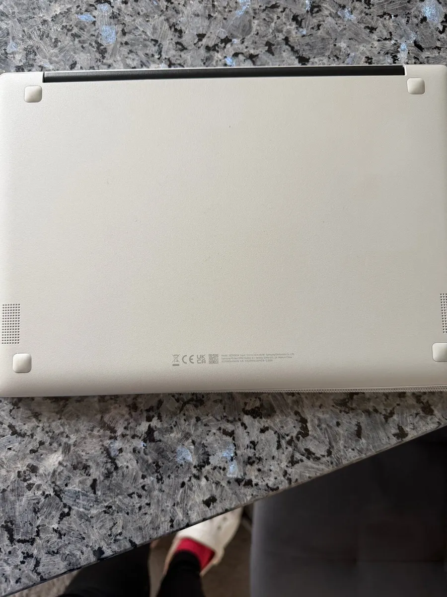 Samsung Chromebook + Apple Magic Mouse - Image 4