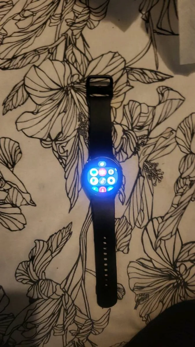 Smart watch - Image 1