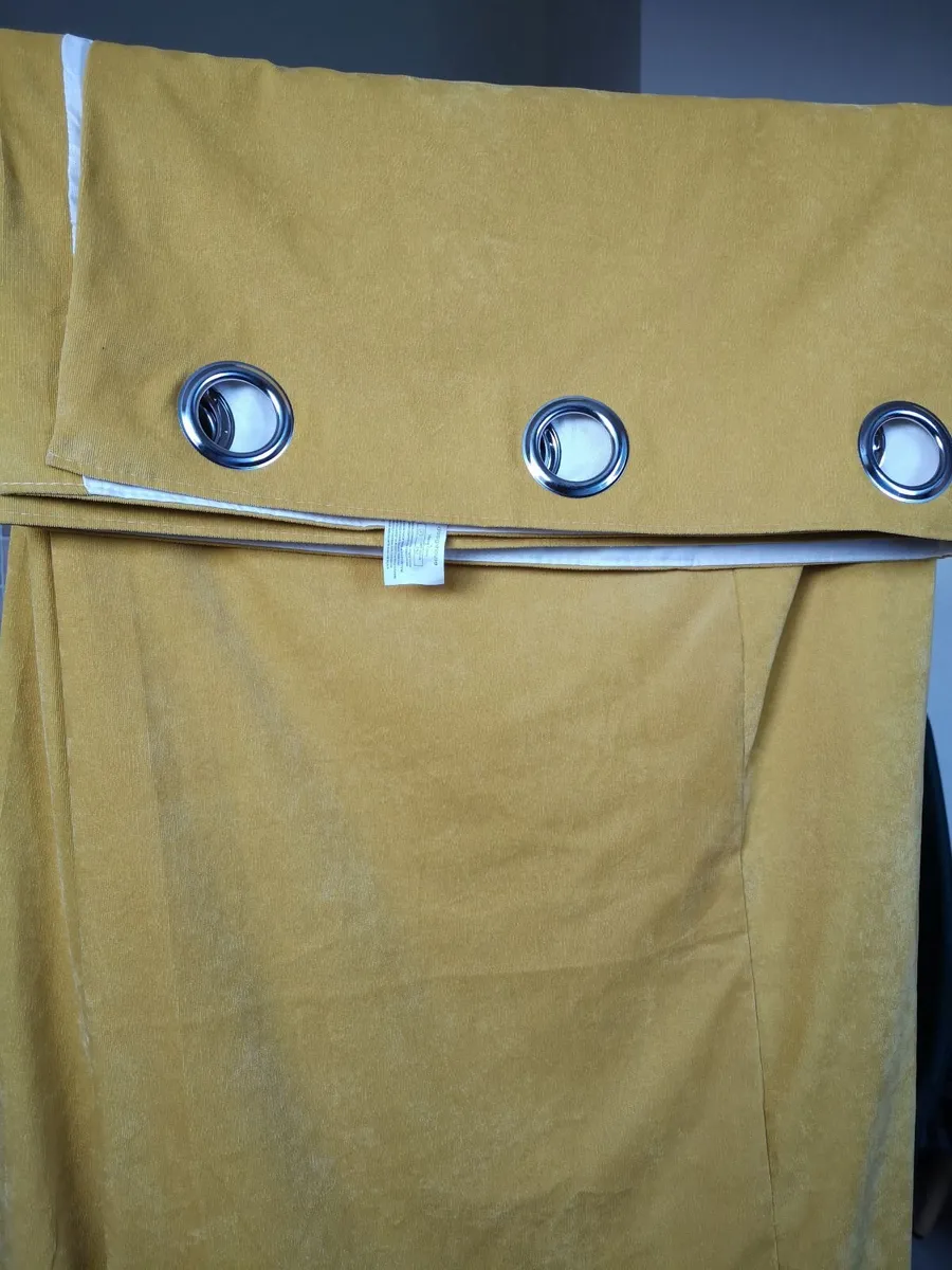 Curtains_Colour Ochre