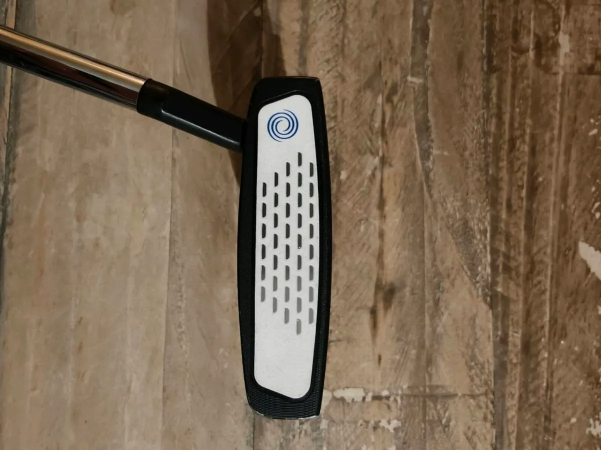 Odyssey 2 ball ten
Putter - Image 3