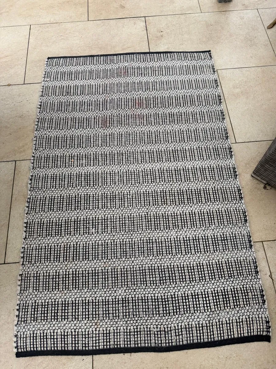 Large rug - Image 2