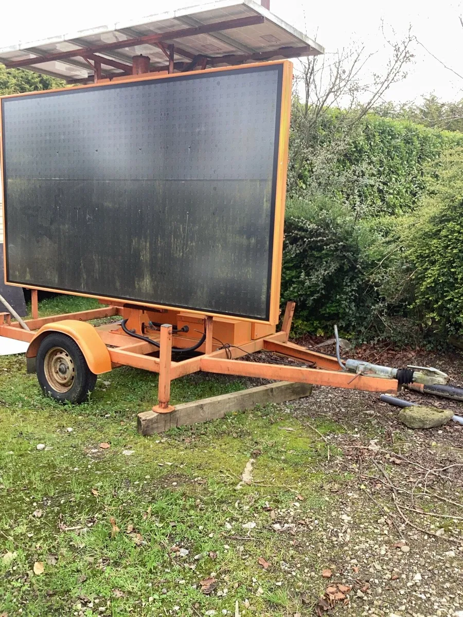 Advertising sign - Image 3