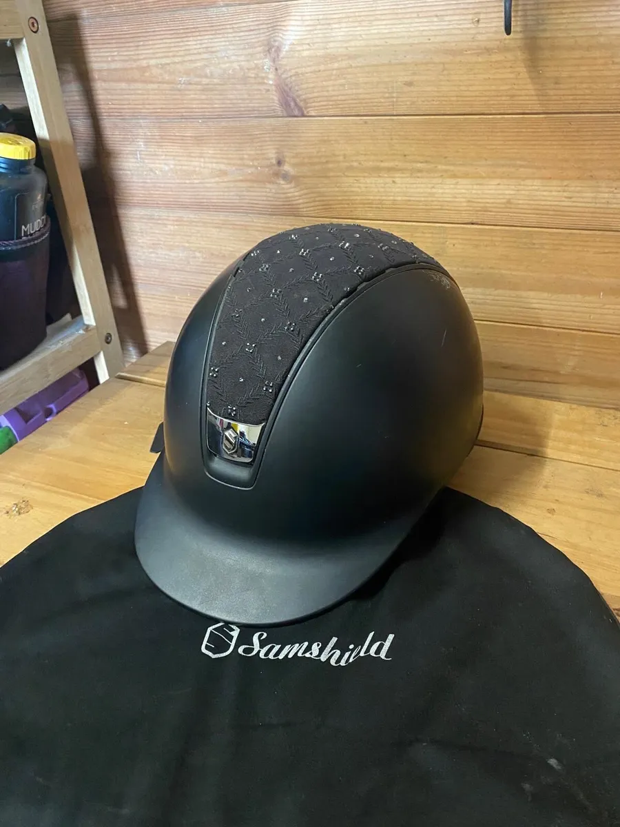 🌟 Samshield V2 2.0 small peak hat with Swarovski - Image 3