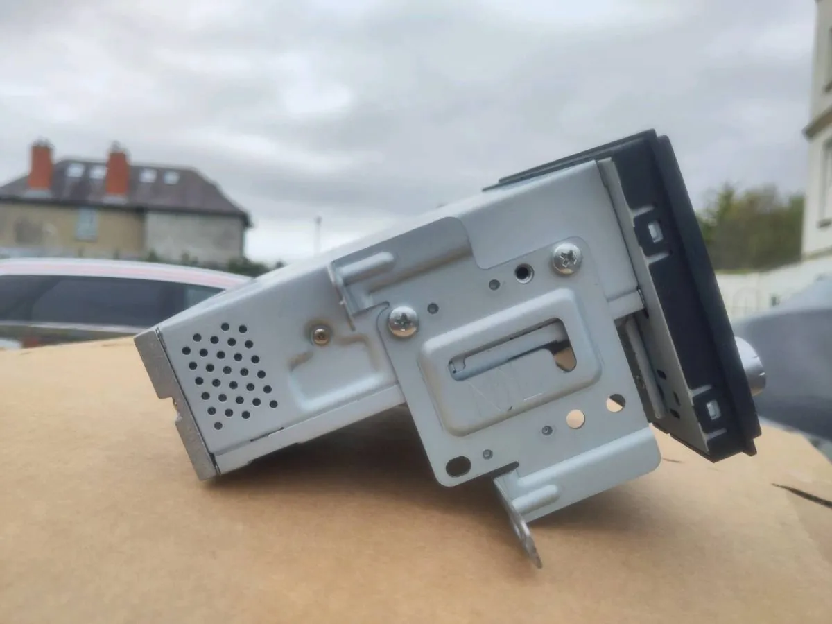 Original car radio for Nissan March - Image 2