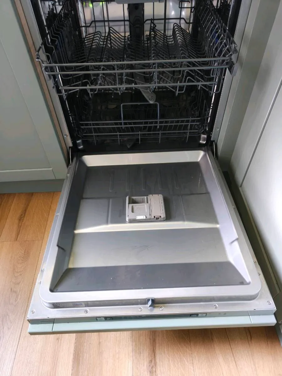 Hisense Hi4 Integrated Dishwasher - Image 4