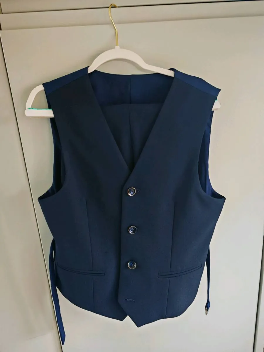 Boys Communion Suit - 3 piece navy suit - Image 3