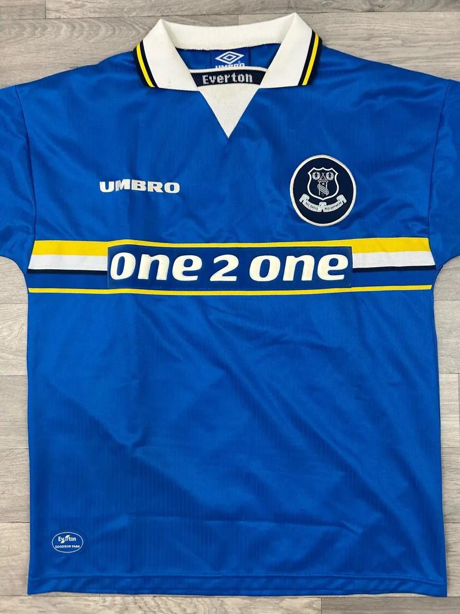 Genuine Vintage 1997 Everton Home Jersey Shirt L - Image 2