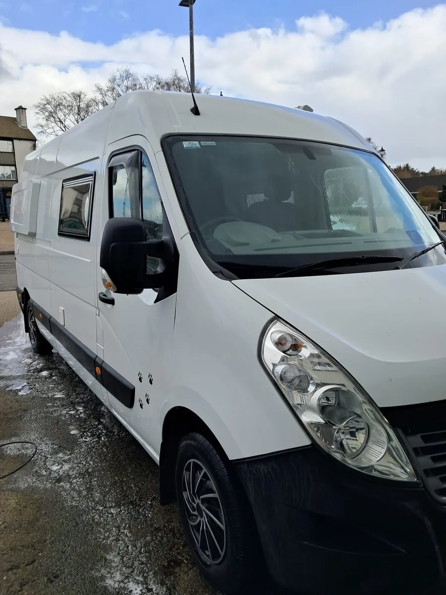 Camper van - Image 2