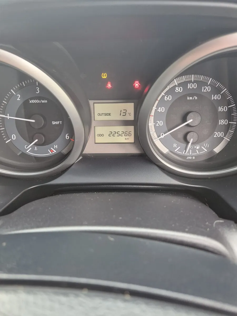 Toyota landcruiser - Image 4