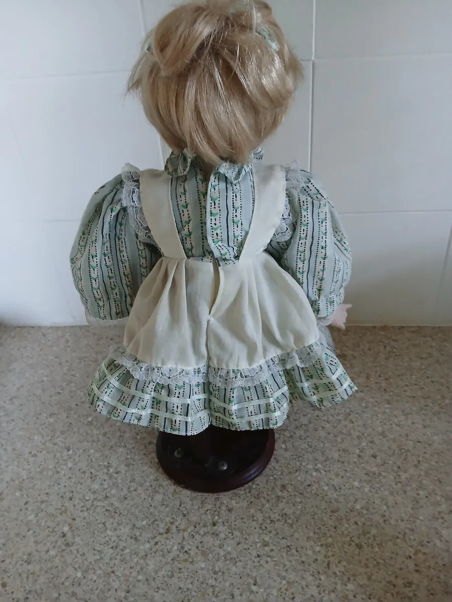 Vintage porcelain dolls - Image 3