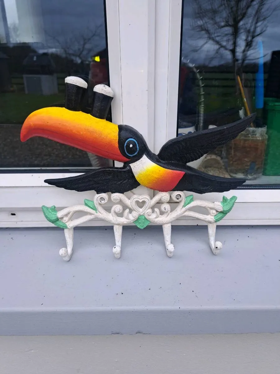 Guinness cast iron coat hanger - Image 1