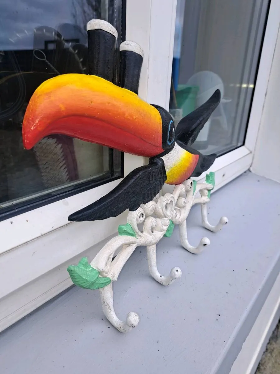 Guinness cast iron coat hanger - Image 2