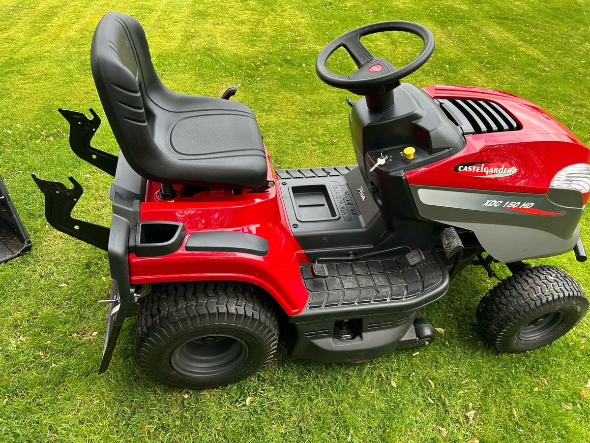 Ride on lawn mower - Image 3