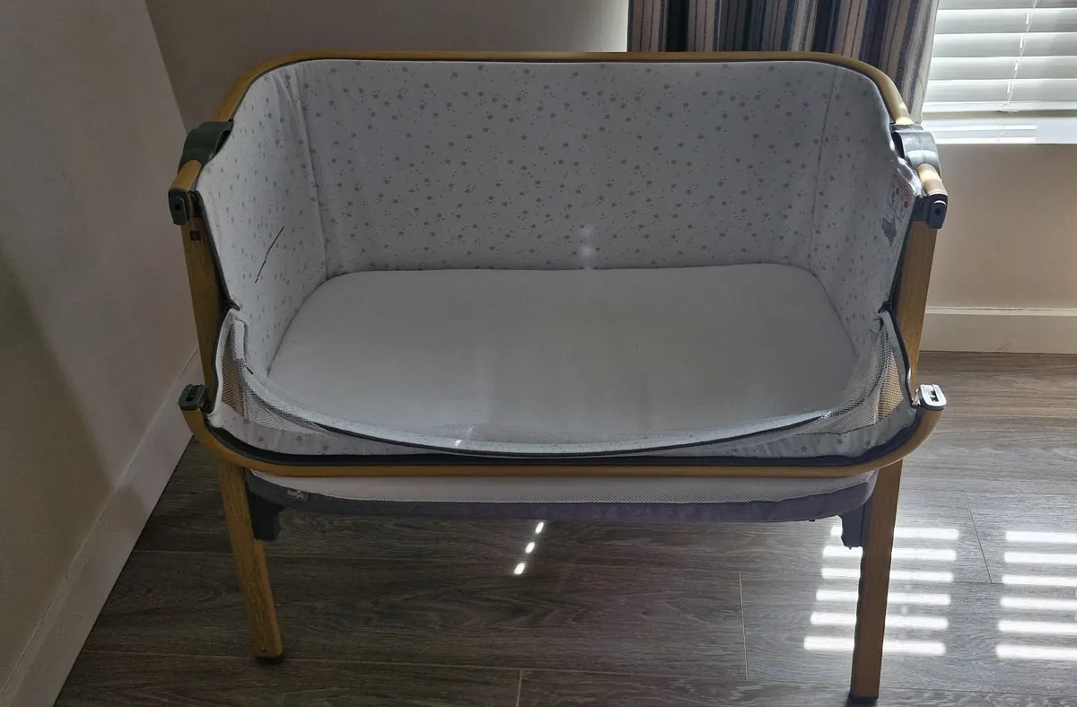 Baby nursery items - Image 4