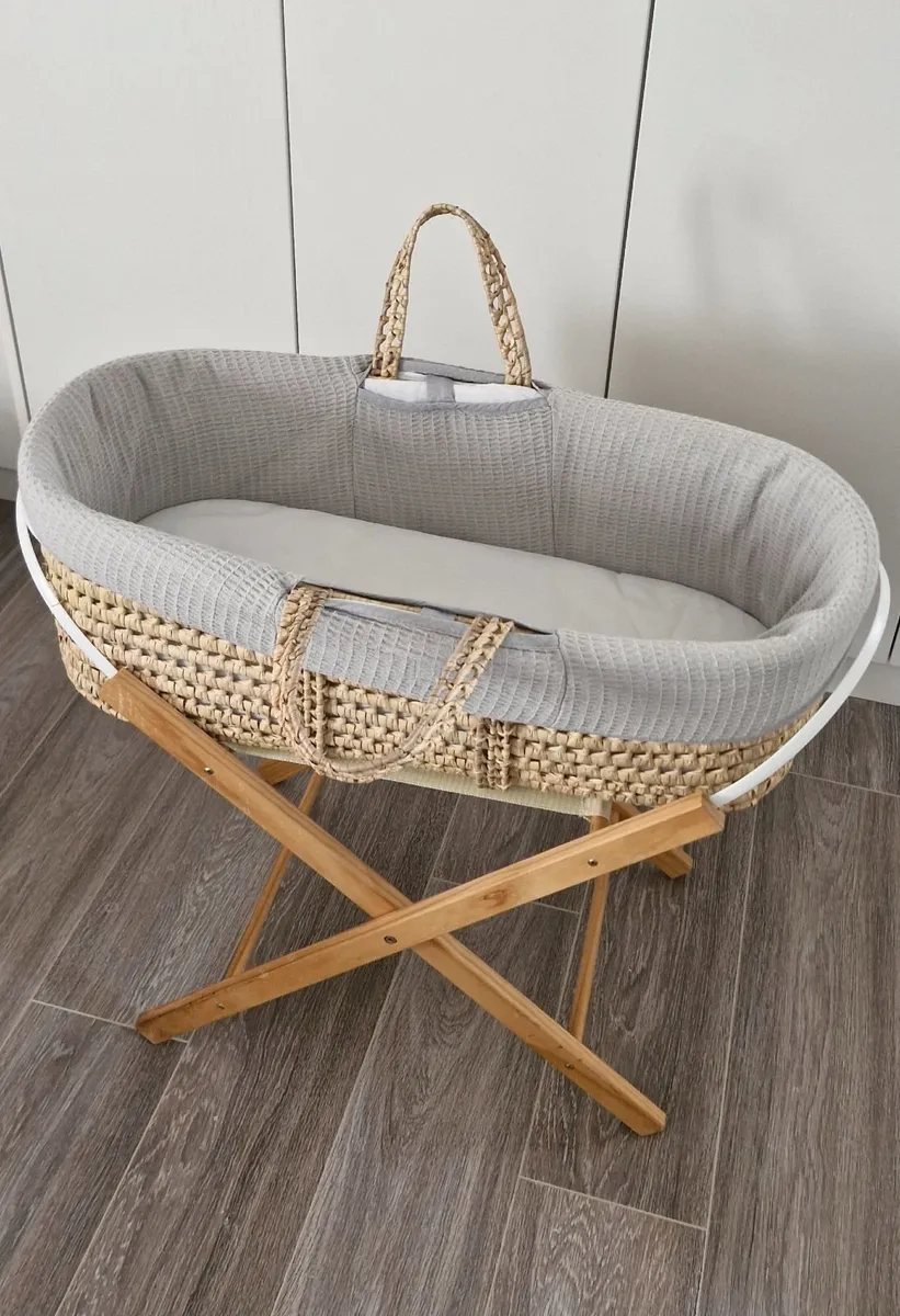 Baby nursery items - Image 4