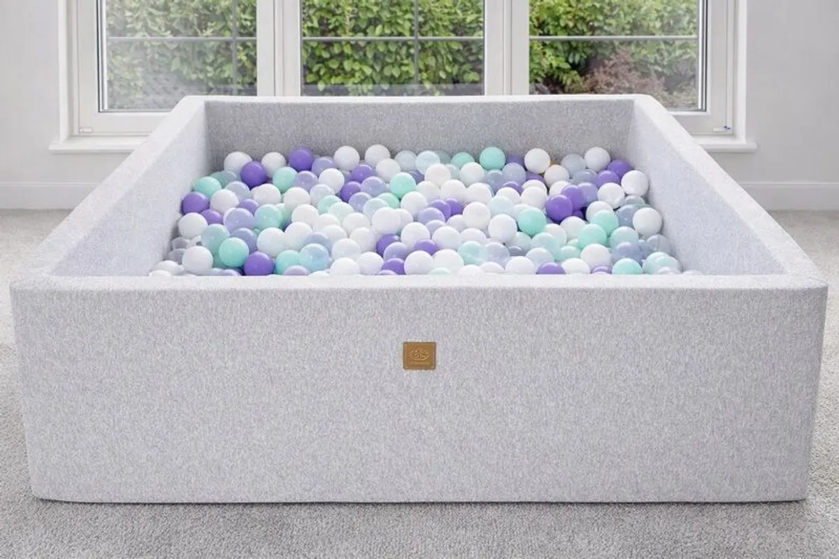 Children's Ball Pit with 500 balls - Image 1