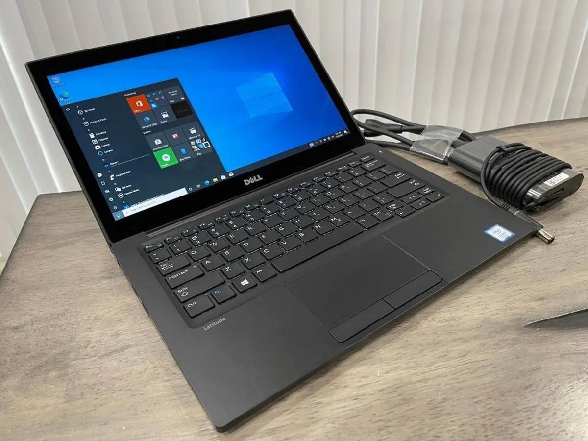 Laptop Intel i7-6600U 8GB RAM 256GB SSD Win11 PRO - Image 1
