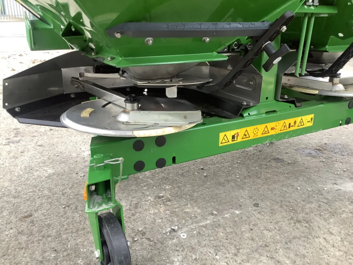New Amazone Zam fertiliser spreaders - Image 4