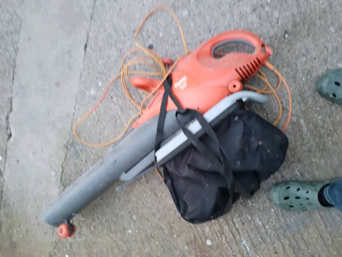 Trimmers and leaf blower - Image 3