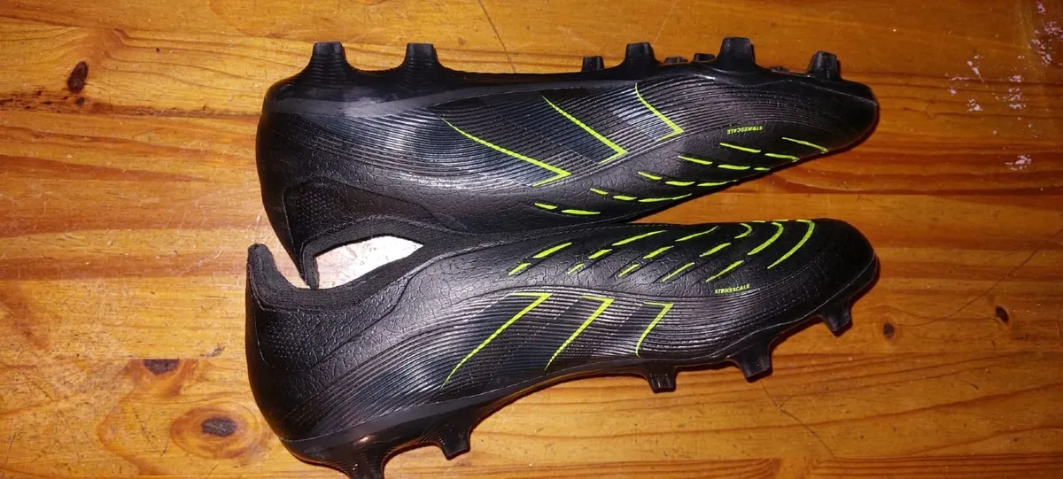 Soccer/football boots - Image 2