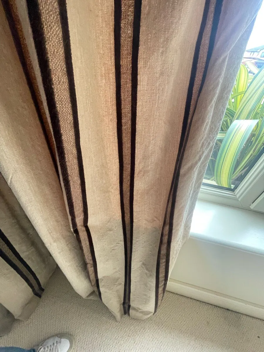 Fully lined Laura Ashley curtains - Image 2