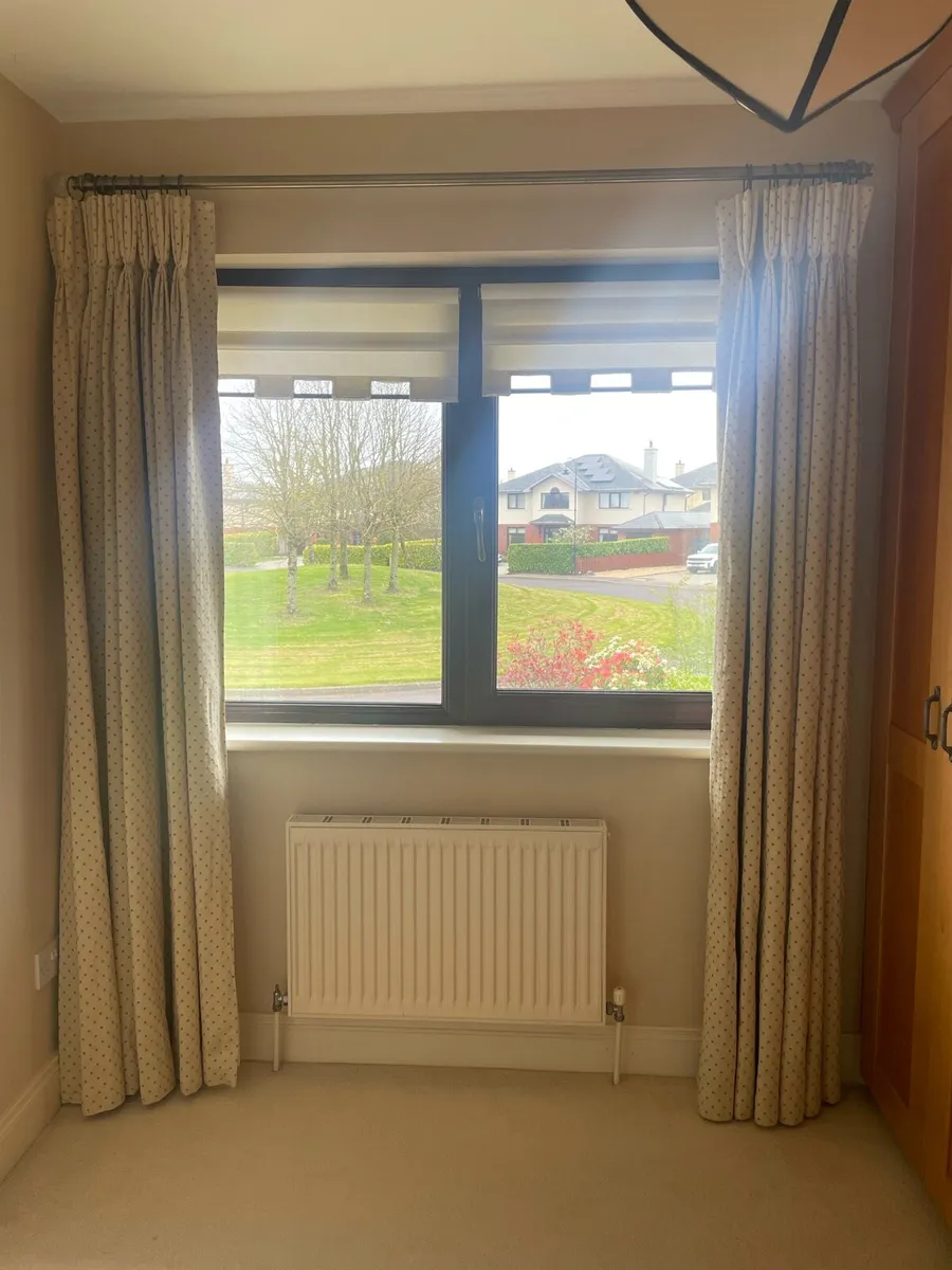 Curtains - Image 2