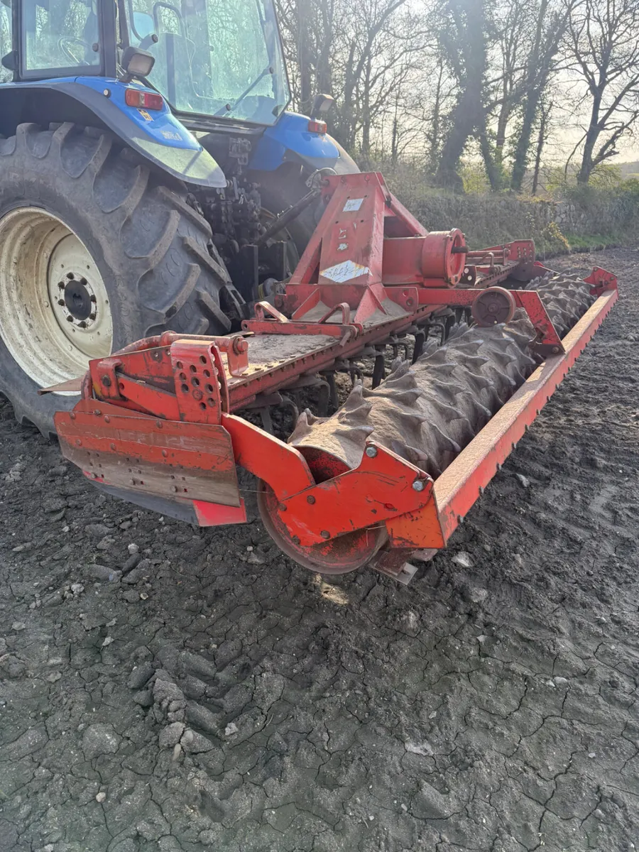 Kuhn 4 Metre power harrow €4495 - Image 1