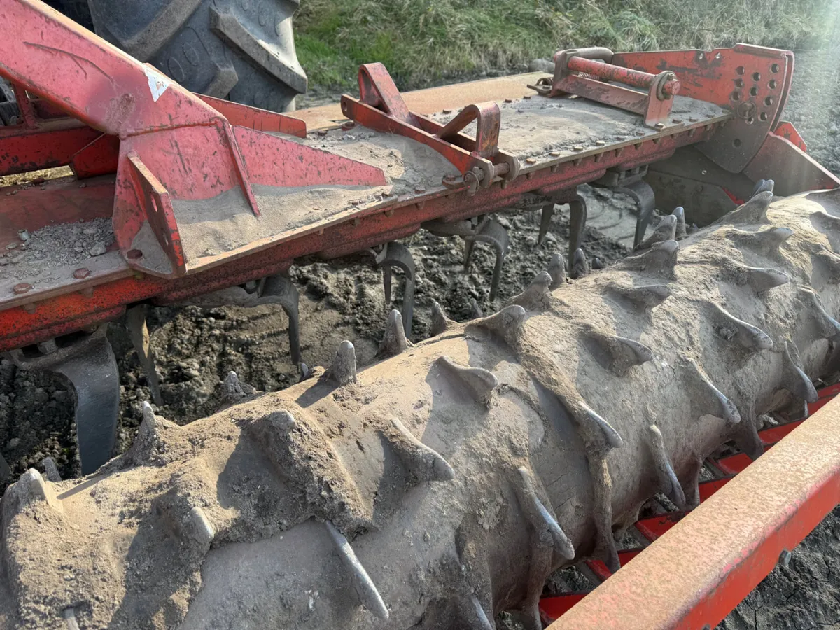 Kuhn 4 Metre power harrow €4495 - Image 3