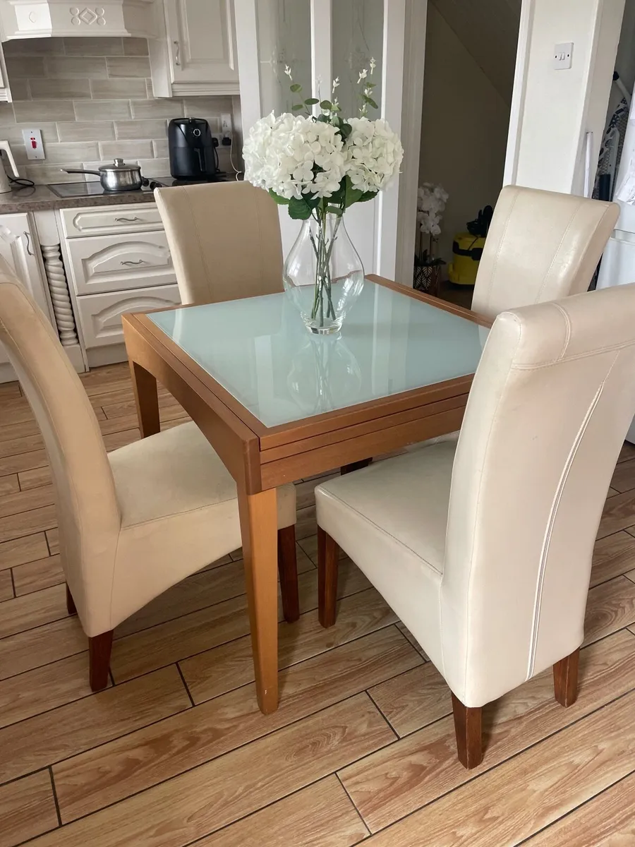 Dinner Table - Image 3