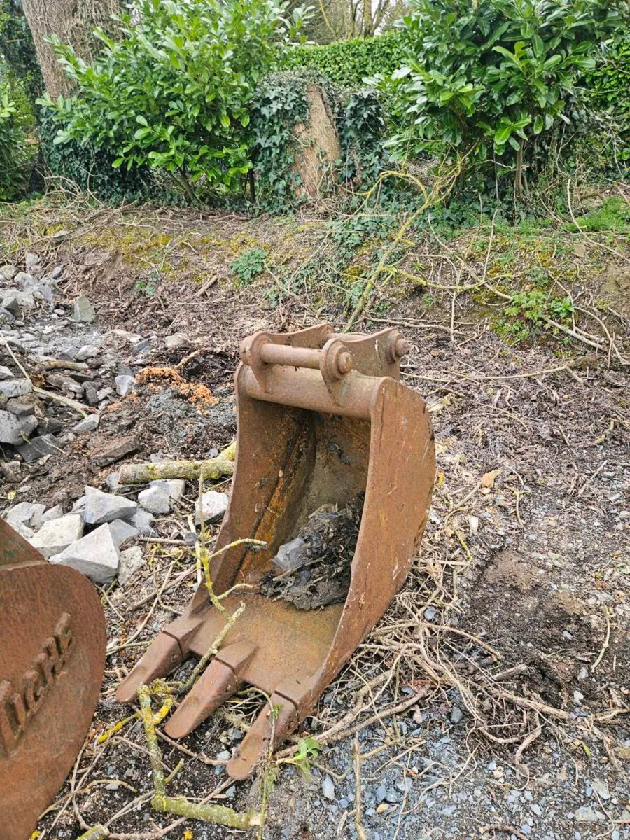 Hitachi digger 8 tons - Image 2