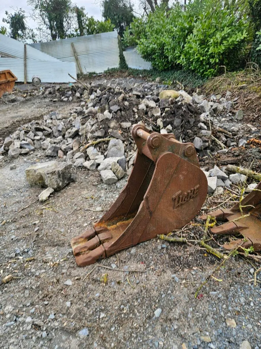 Hitachi digger 8 tons - Image 3