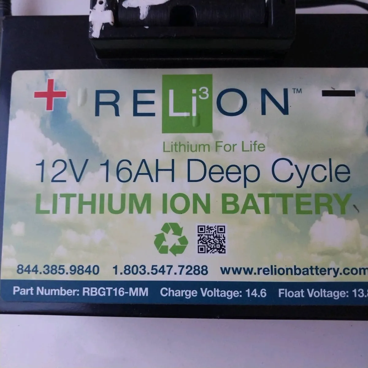 Golf trolly Battery & charger - Image 1