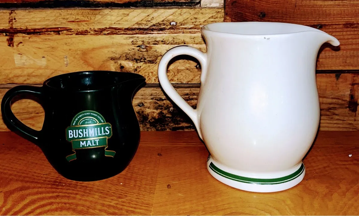 Two collectible water jugs - Image 2